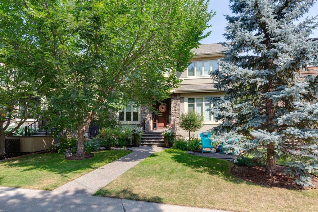 Photo of 2022 43 Avenue SW, Calgary, AB T2T 2N2 (MLS # A2347376)