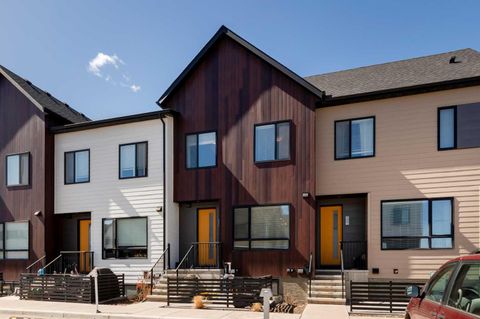 105 Redstone Crescent NE Calgary AB T3N 1M4