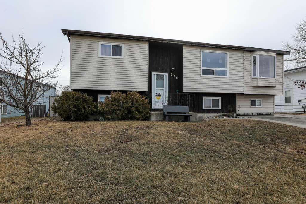 Photo of 210 Macewan Street, Granum, AB T0L 1A0 (MLS # A2333927)