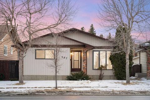 987 Berkley Drive NW Calgary AB T3K 1E3