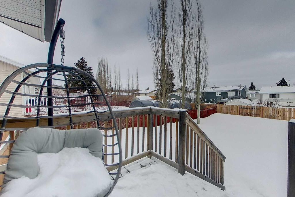 Photo of 908 11 Avenue SE, Slave Lake, AB T0G 2A3 (MLS # A2279464)