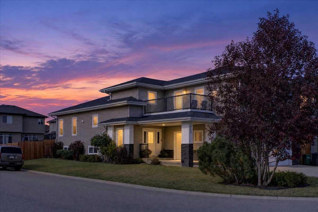 Photo of 717 Ranch Crescent, Carstairs, AB T0M 0N0 (MLS # A2350277)