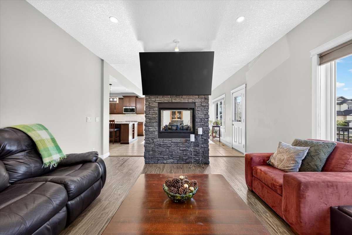 717 Ranch Crescent