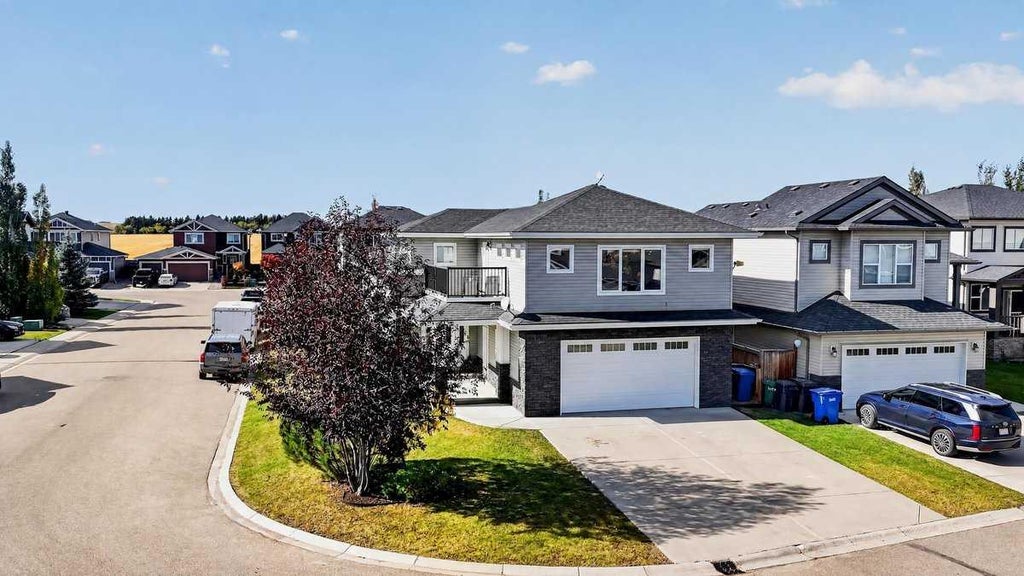 Photo of 717 Ranch Crescent, Carstairs, AB T0M 0N0 (MLS # A2350277)
