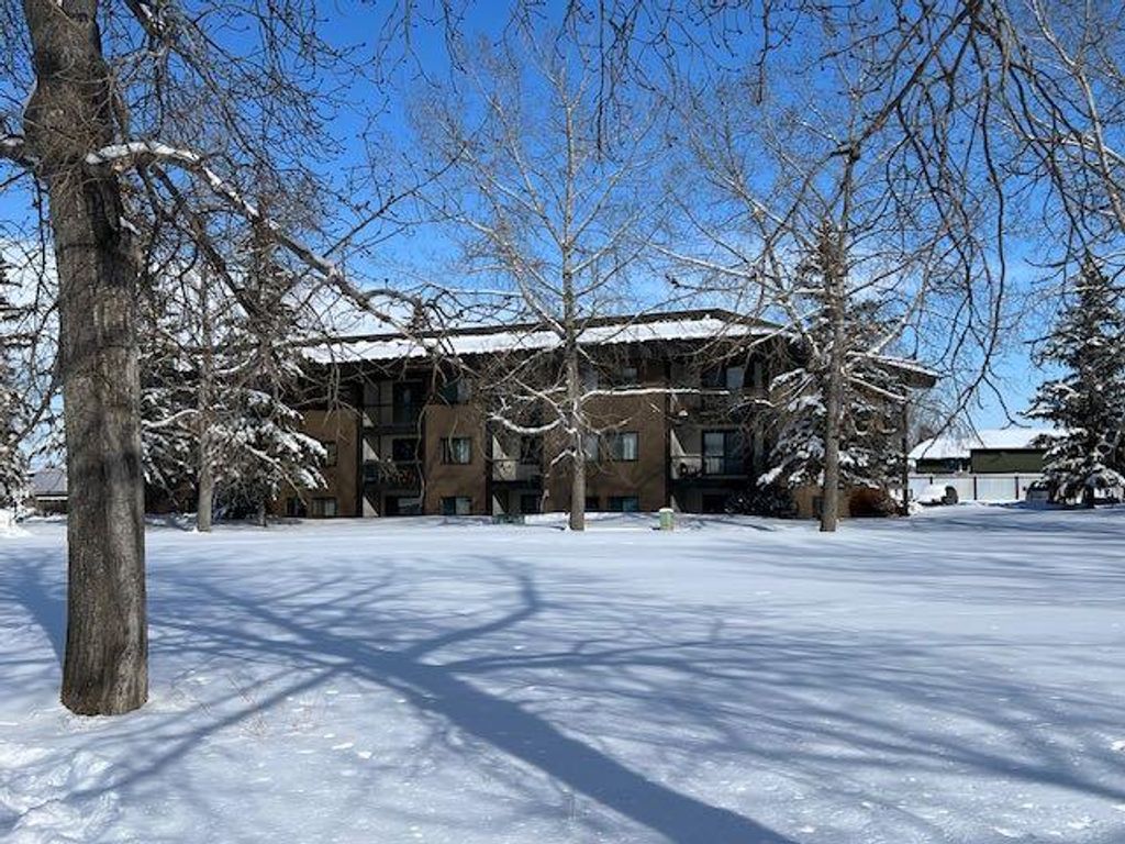 Photo of 6108 53 Street #206, Olds, AB T4H 1X5 (MLS # A2293421)