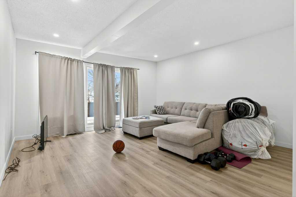 413 - 415 54 Avenue SW