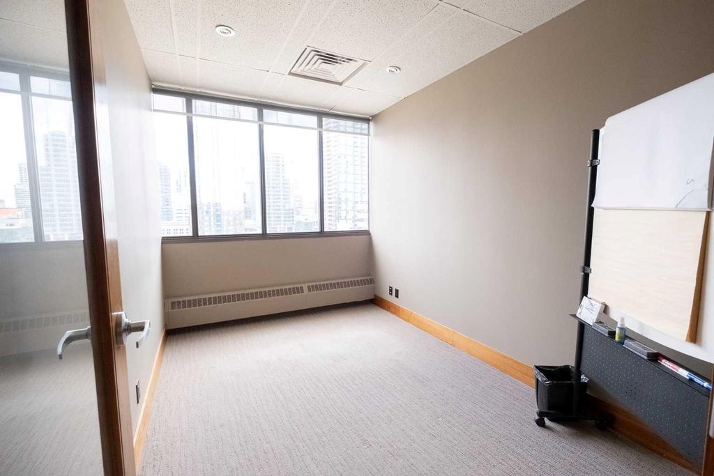 Photo of 602 12 Avenue SW #820, Calgary, AB T2R 1J3 (MLS # A2311114)