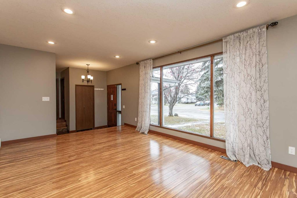 Photo of 11 Odell Green, Red Deer, AB T4P 1V3 (MLS # A2355439)