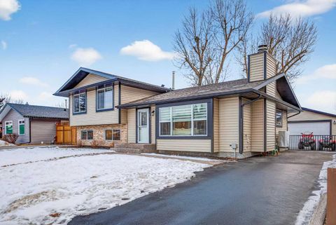 102 Hodson Crescent Okotoks AB T1S 1C5