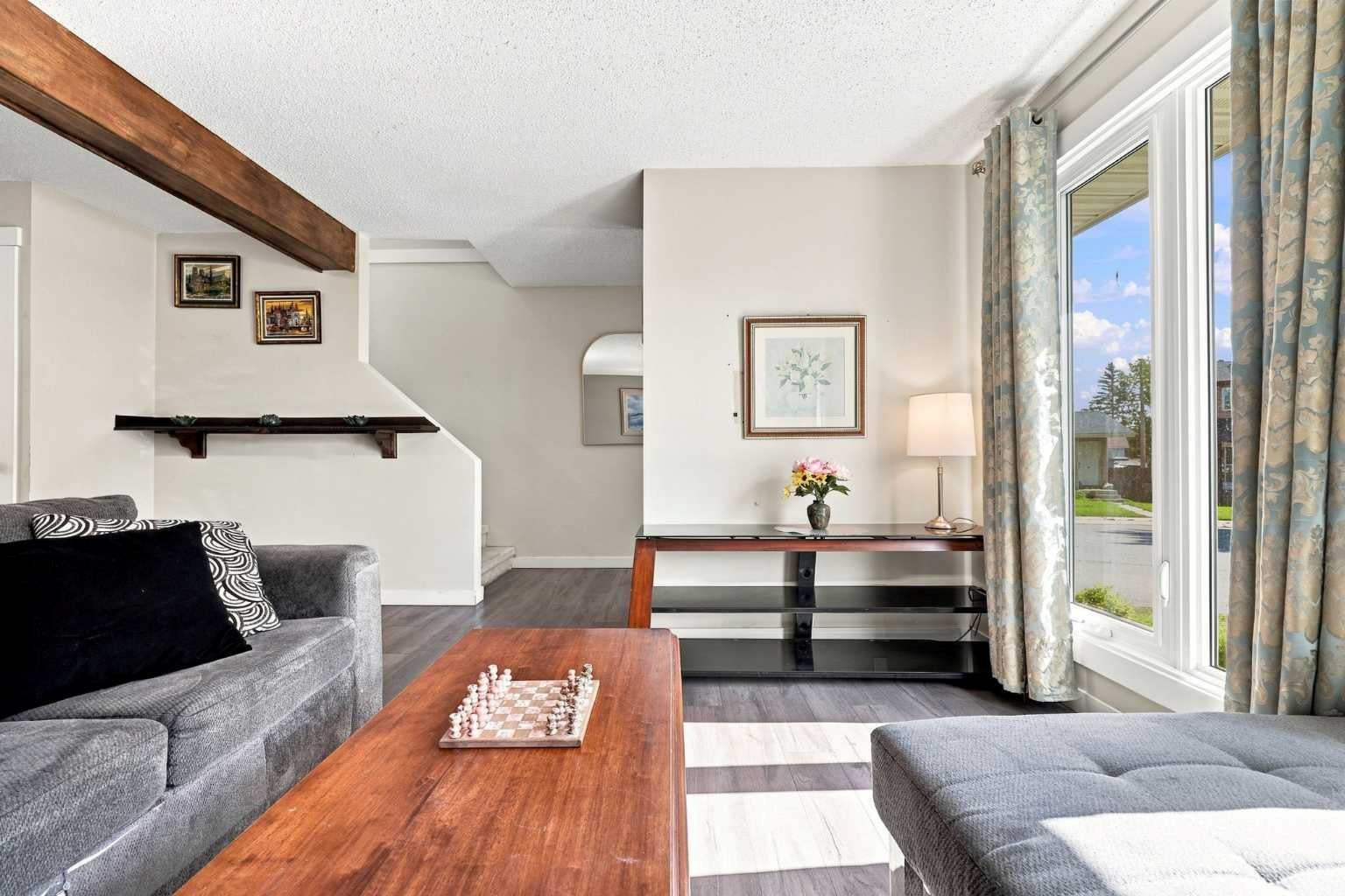 27 Erin Grove Close SE
