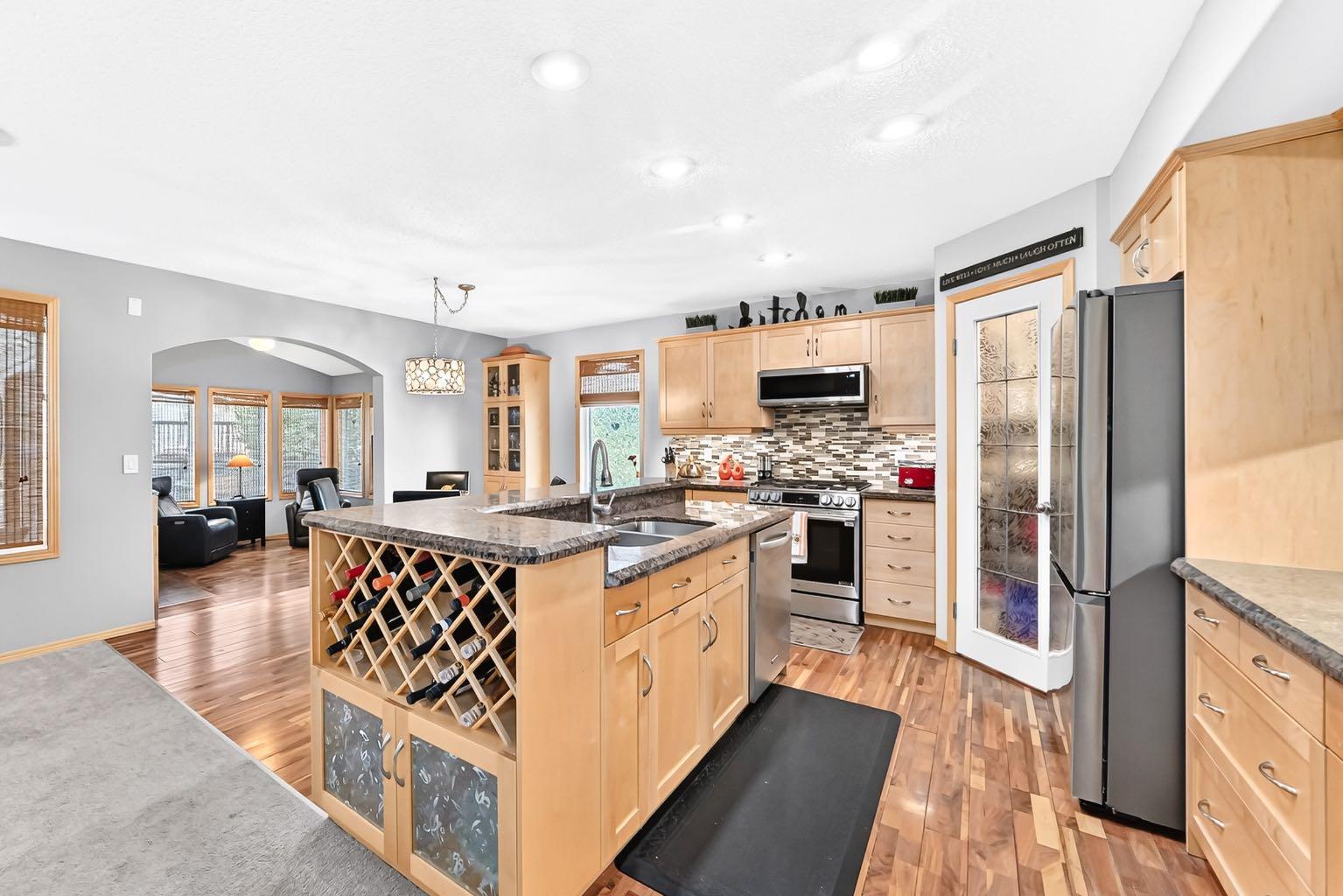 206 Panamount Grove NW