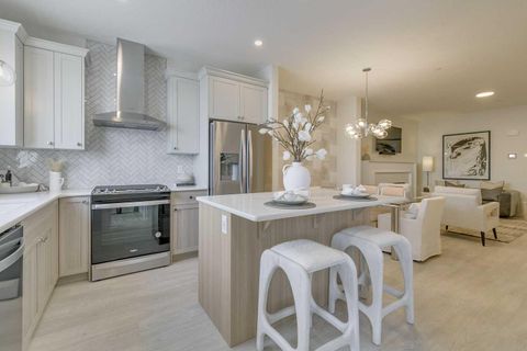 80 Lucas Common NW Calgary AB T3P 2B4