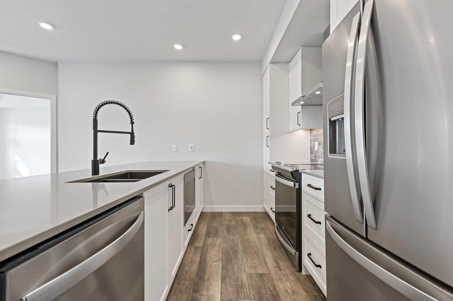 255 Les Jardins Park SE 216