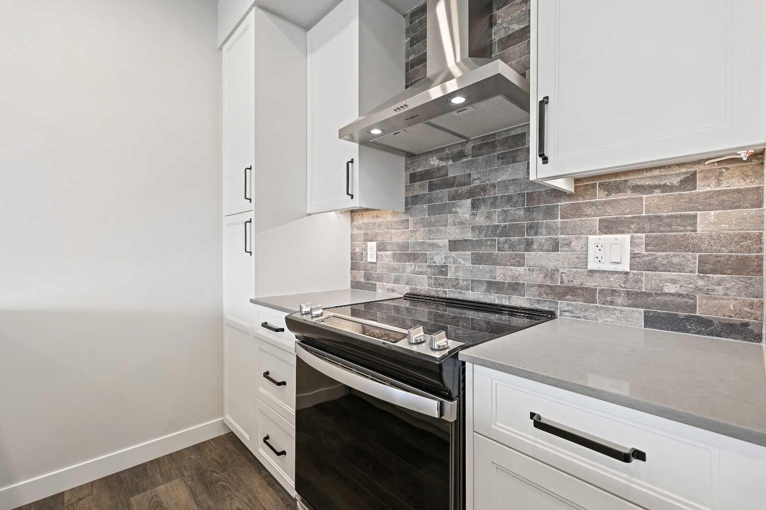 255 Les Jardins Park SE 216