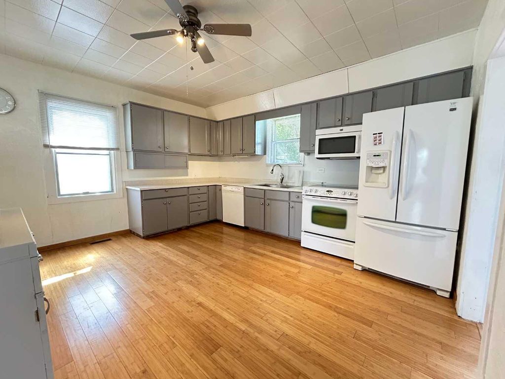 Photo of 1111 Braemar Street SE, Medicine Hat, AB T1A 0W1 (MLS # A2324499)