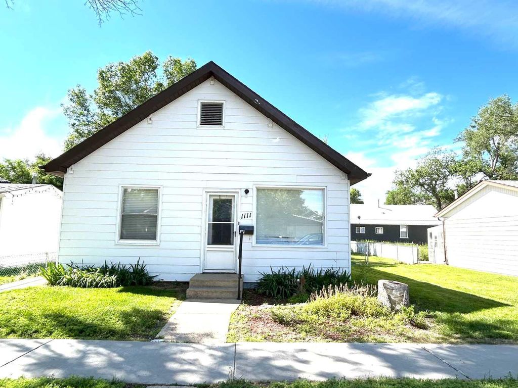 Photo of 1111 Braemar Street SE, Medicine Hat, AB T1A 0W1 (MLS # A2324499)