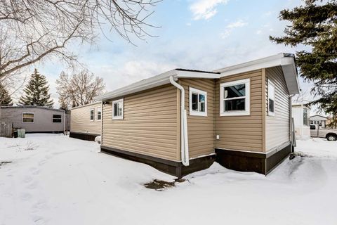 6220 17 Avenue SE 56 Calgary AB T2A 0W6