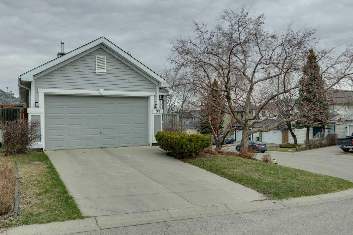 38 Citadel Peak Circle NW