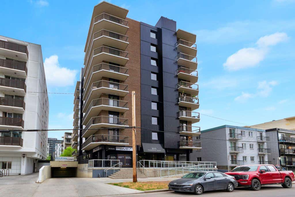 Photo of 215 14 Avenue SW #602, Calgary, AB T2R 0M2 (MLS # A2334017)