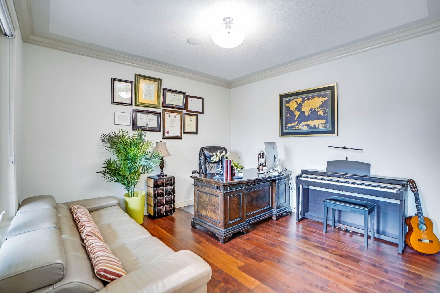 58 Evergreen Common SW