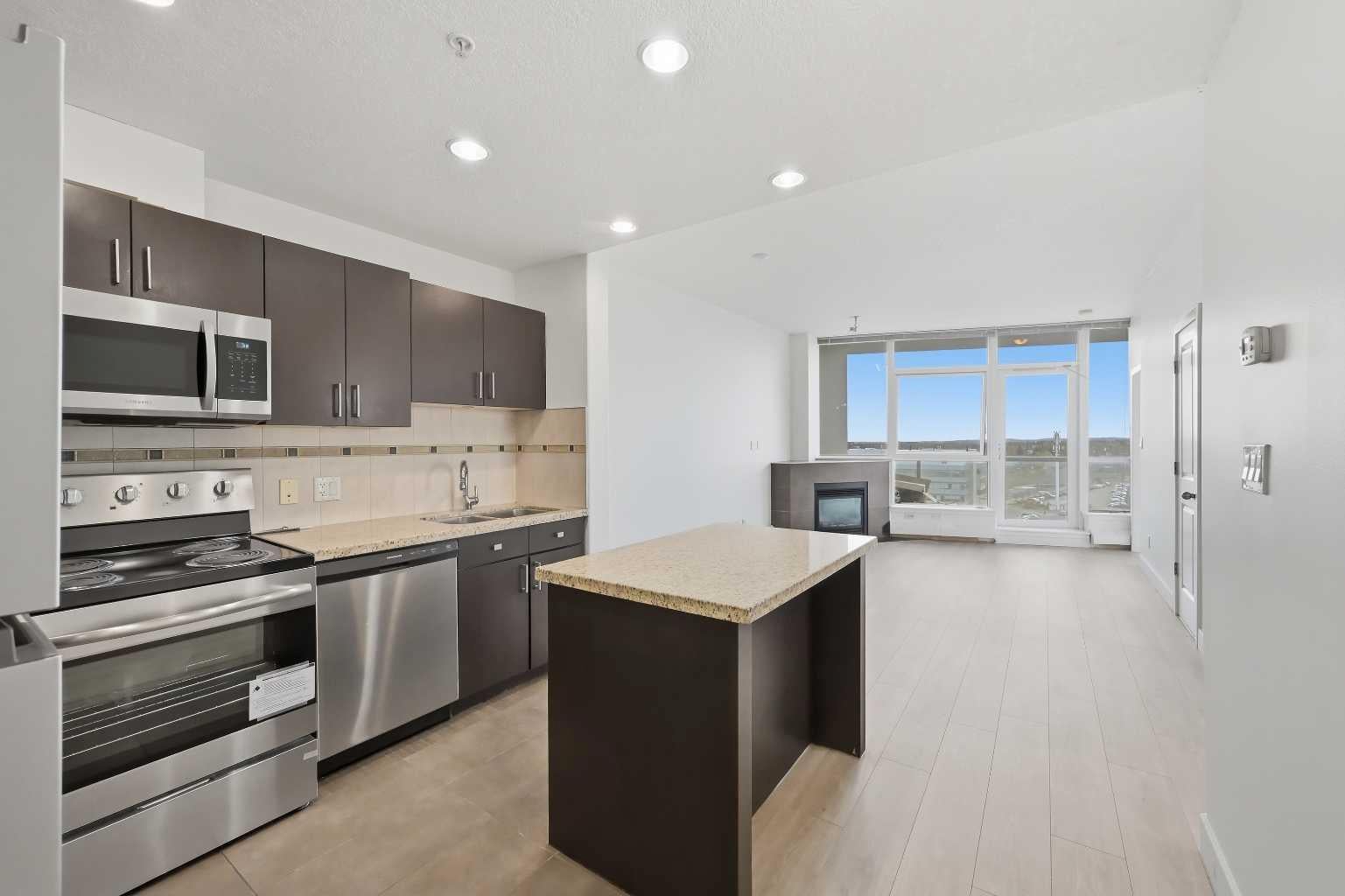 77 Spruce Place SW 1003