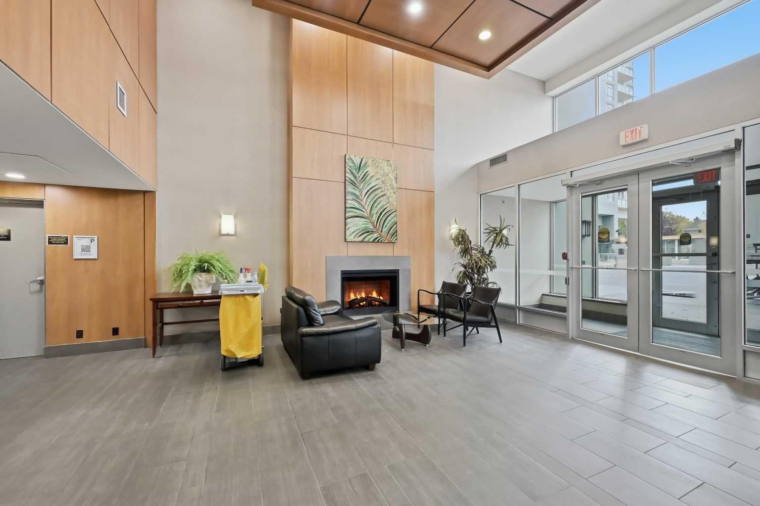 77 Spruce Place SW 1003