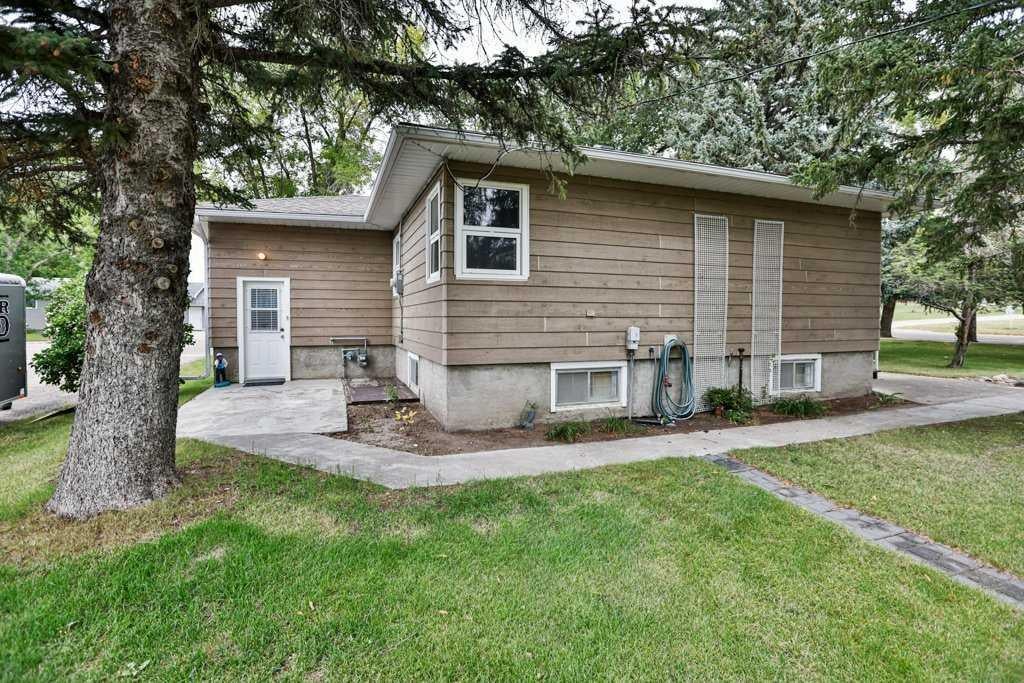 Photo of 132 5 Avenue NE, Milk River, AB T0K 1M0 (MLS # A2346428)