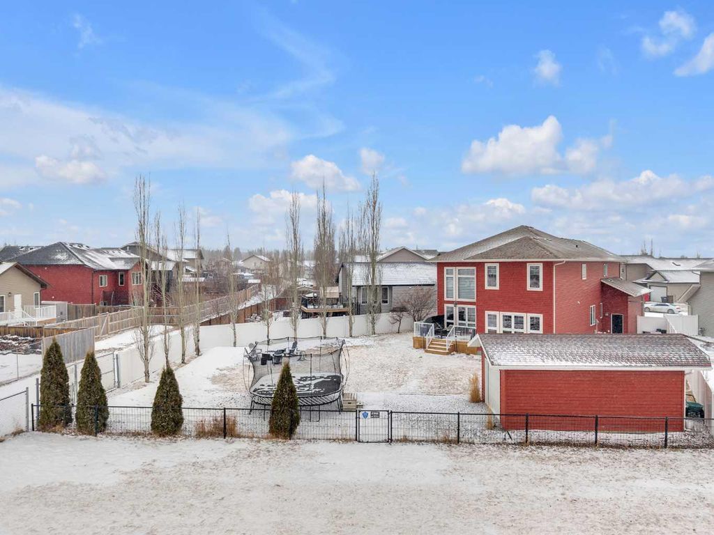 Photo of 80 Rozier Close, Sylvan Lake, AB T4S 0B7 (MLS # A2296235)