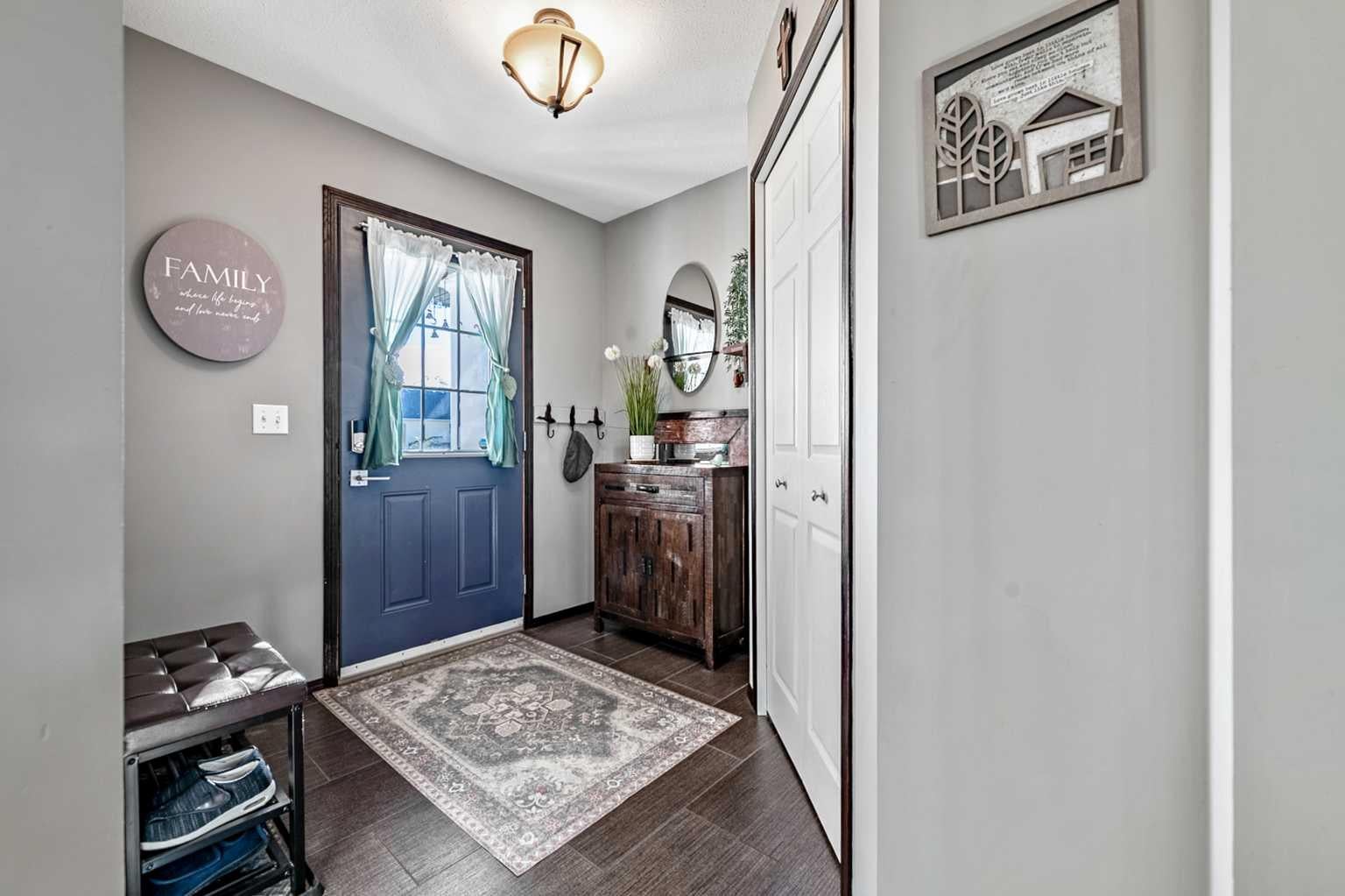 32 Sunrise Close SE