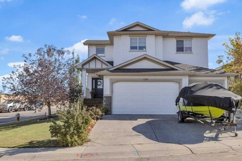 Photo of 139 Cove Close, Chestermere, AB T1X 1V4 (MLS # A2258909) Photo of 139 Cove Close, Chestermere, AB T1X 1V4 (MLS # A2258909)