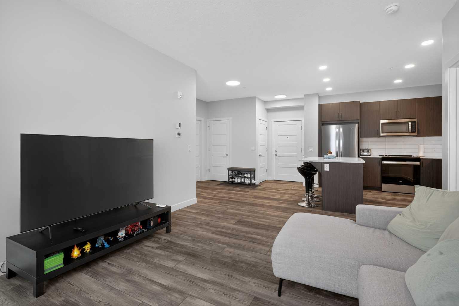 55 Wolf Hollow Crescent SE 301