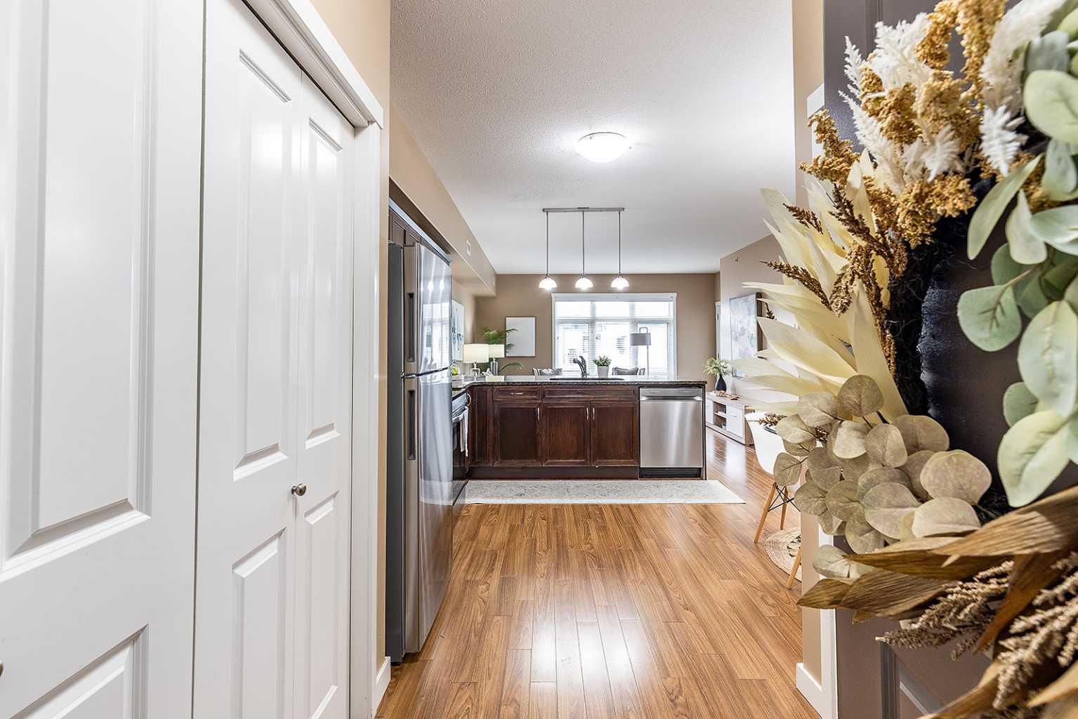 19 Terrace View NE 501