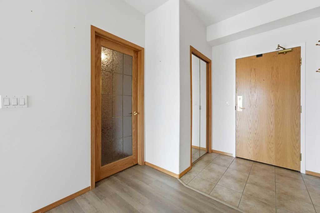 Photo of 4512 52 Avenue #422, Red Deer, AB T4N 6B9 (MLS # A2336932)
