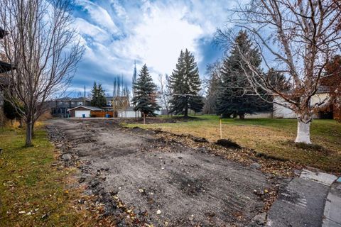 Photo of 2826 31 Street SW, Calgary, AB T3E 2P1 (MLS # A2268536)