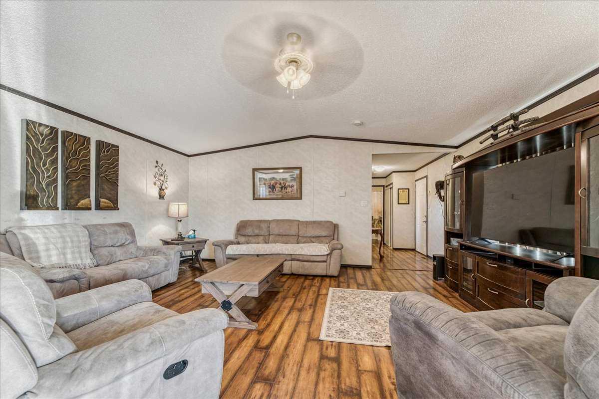 190003 240 Range Road