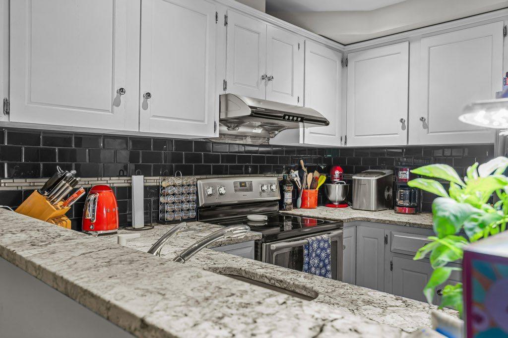 420 Squirrel Street 9