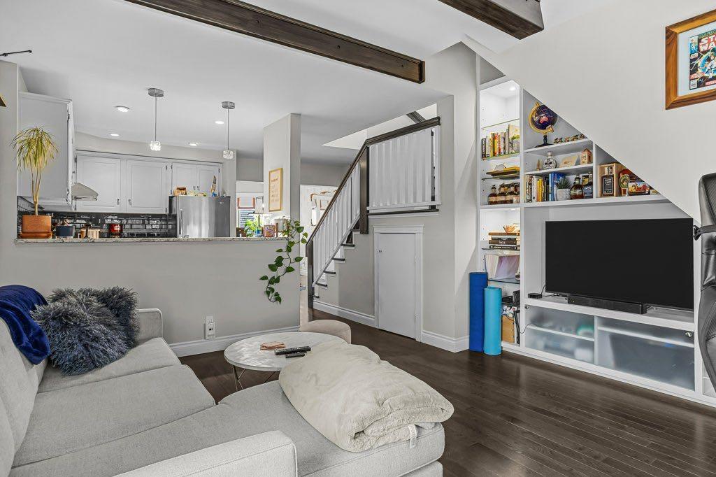 420 Squirrel Street 9