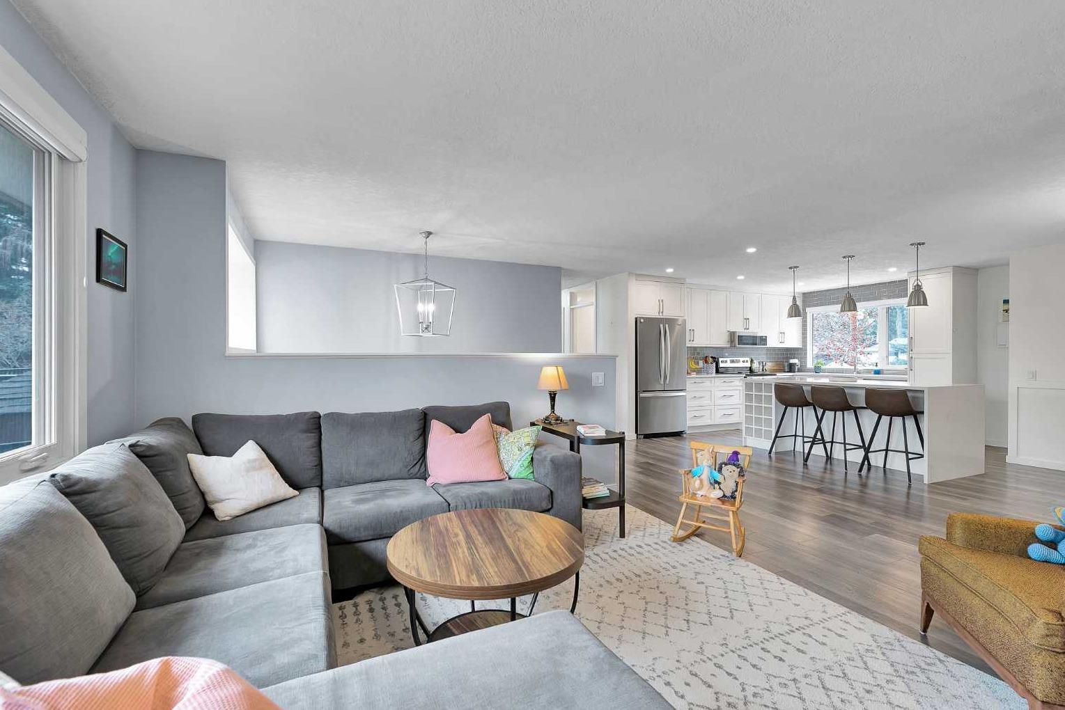 6584 Dalrymple Way NW