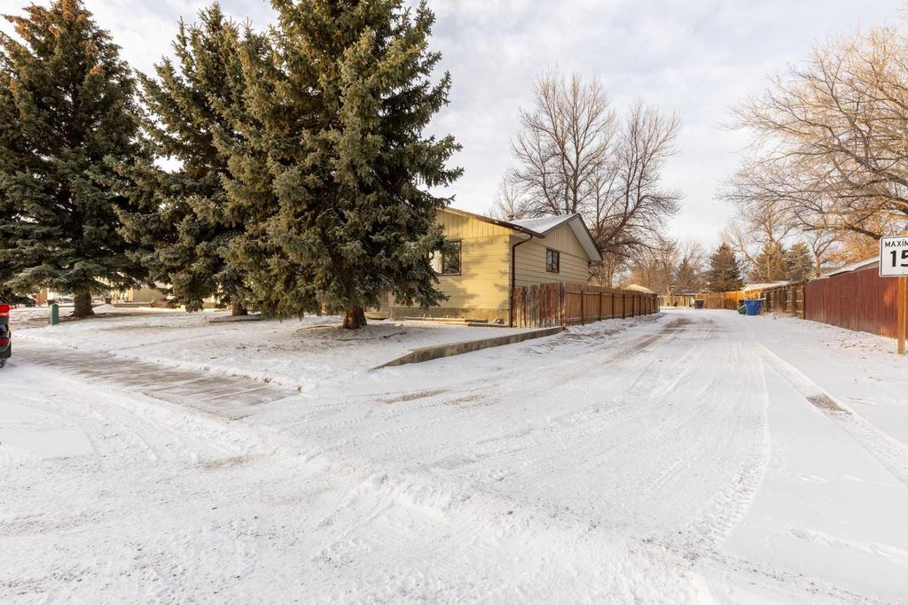 Photo of 1908 9 Street, Coaldale, AB T1M 1A9 (MLS # A2275572)