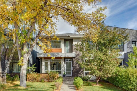 Photo of 2008 48 Avenue SW, Calgary, AB T2T 2T5 (MLS # A2351077)