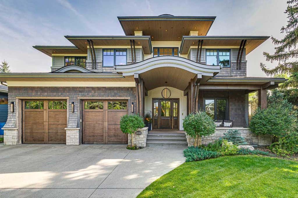 Photo of 1623 49 Avenue SW, Calgary, AB T2T 2T8 (MLS # A2339092)