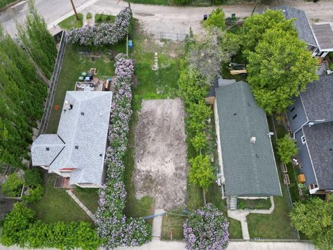 2335 Spiller Road SE Calgary AB T2G 4H1