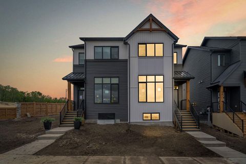Photo of 46 Tillotson Loop, Okotoks, AB T1S 1S5 (MLS # A2317015)