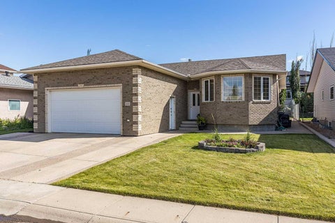 Photo of 213 Sunrise Circle SW, Medicine Hat, AB T1B 4N9 (MLS # A2327051)
