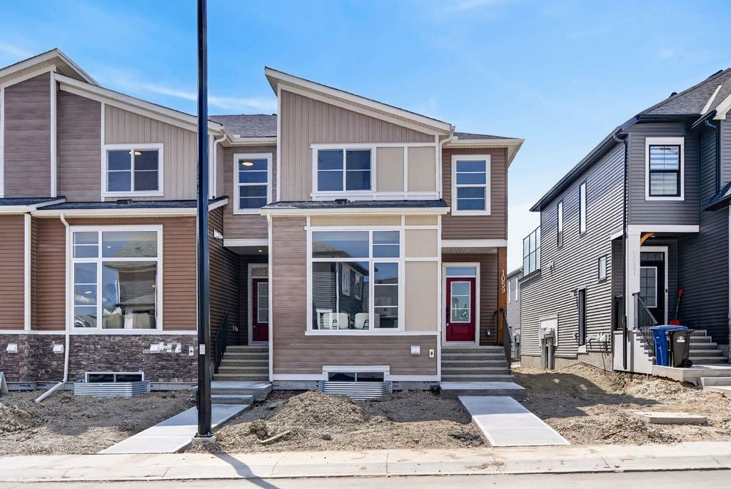Photo of 1059 Bayview Crescent, Airdrie, AB T4B 5N8 (MLS # A2314616)