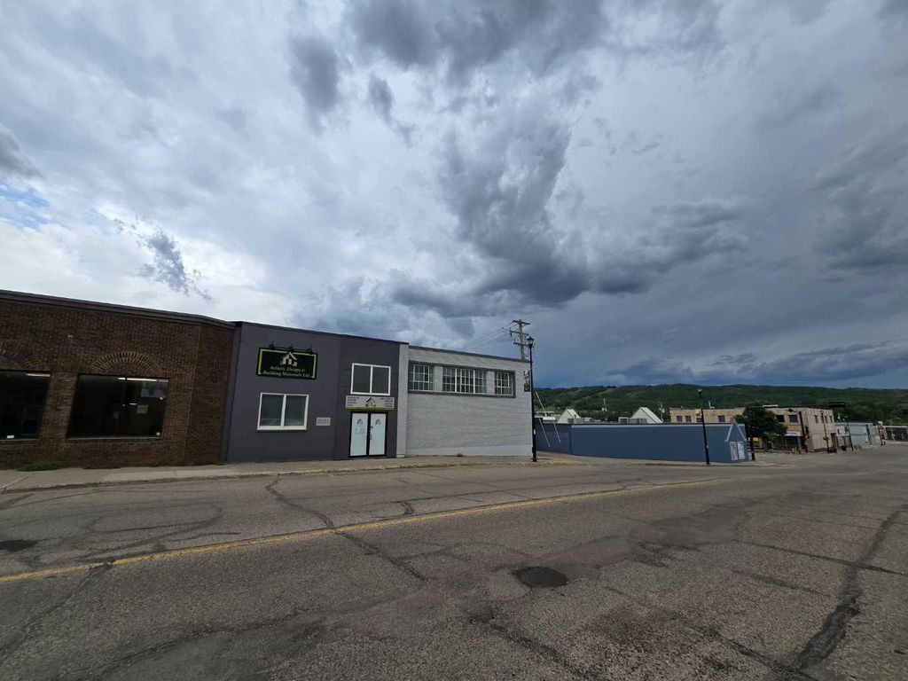 Photo of 10009 100 Avenue, Peace River, AB T8S 2A5 (MLS # A2236573)