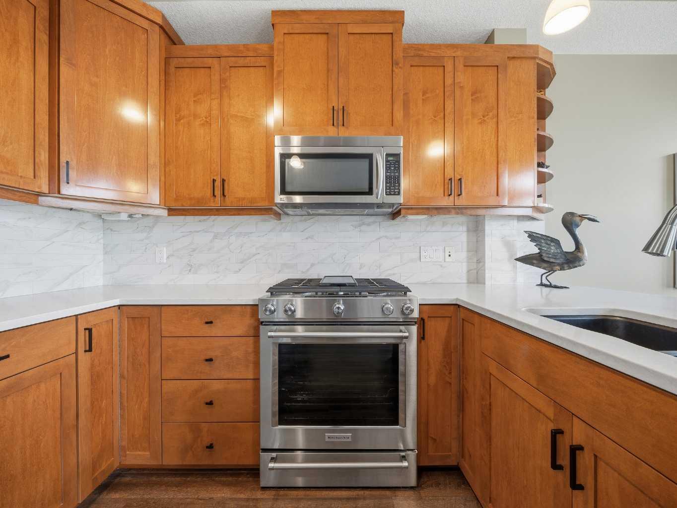 14 Hemlock Crescent SW 7407