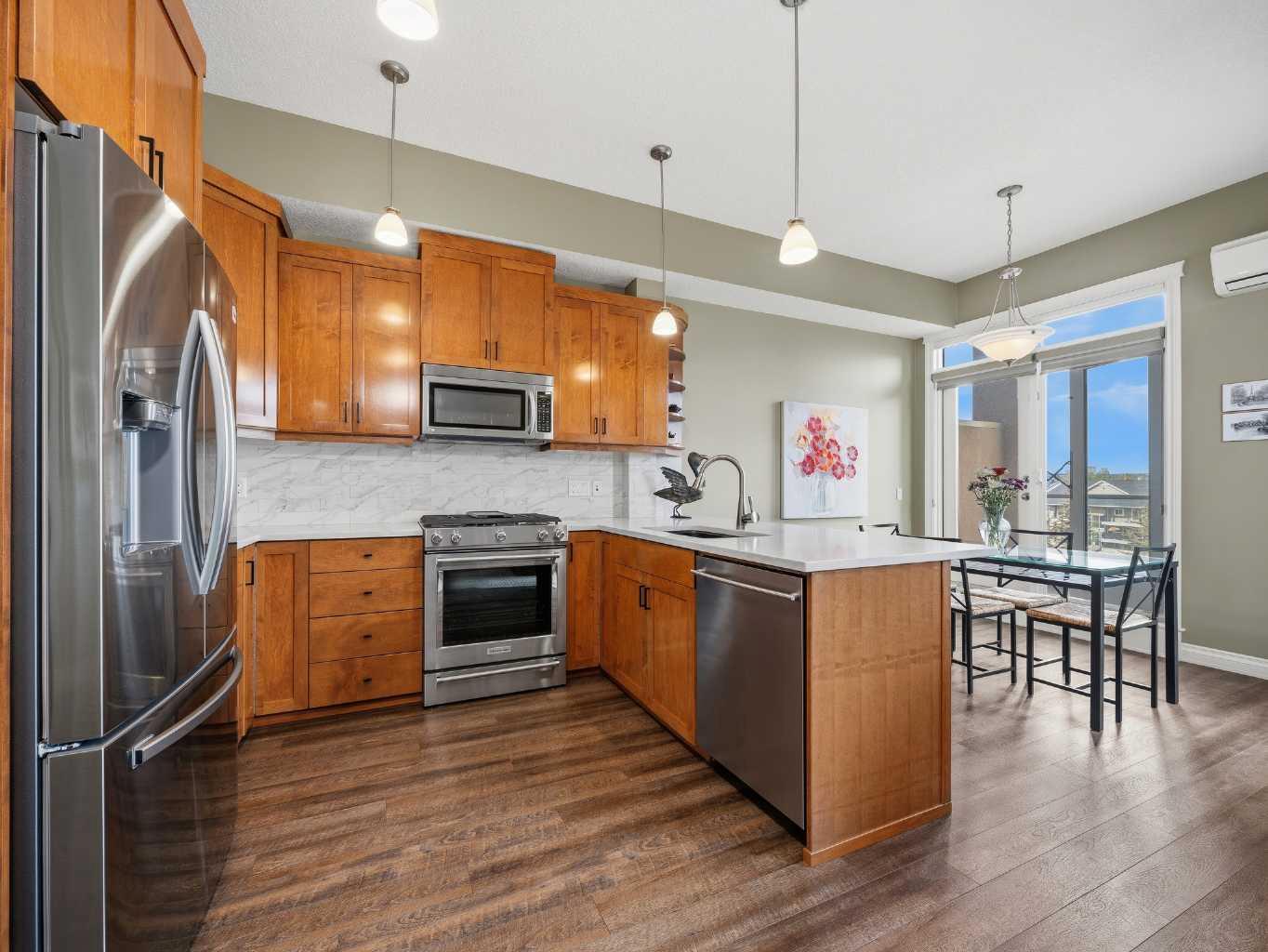 14 Hemlock Crescent SW 7407