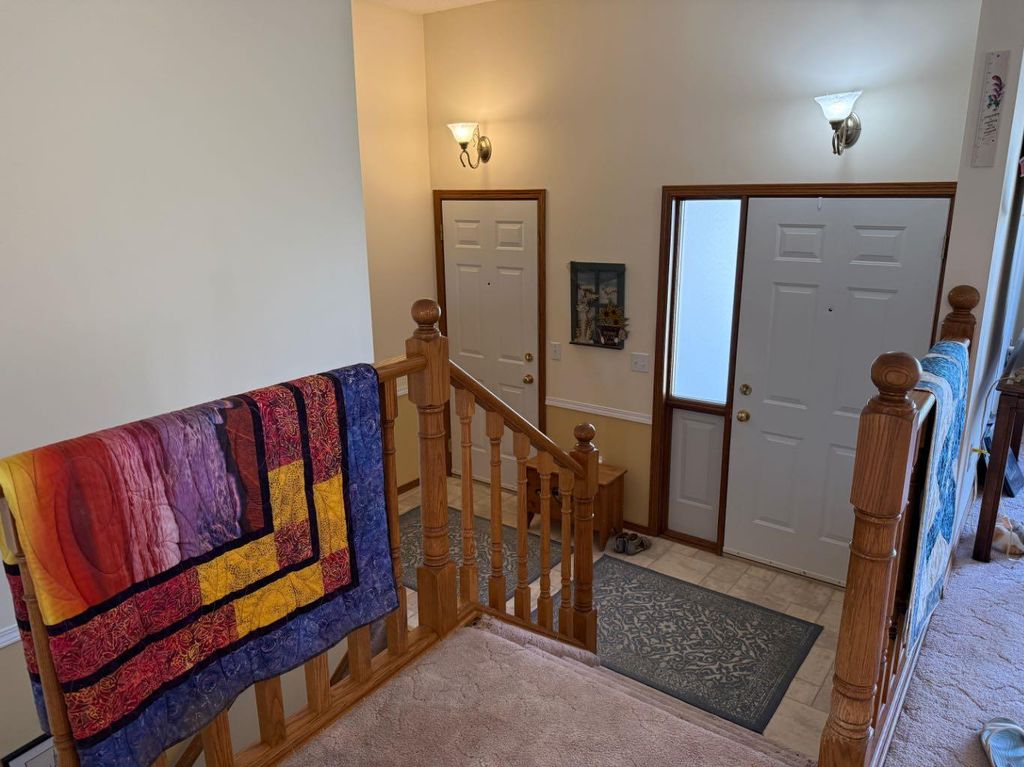 Photo of 817 Bankview Drive, Drumheller, AB T0J 0Y5 (MLS # A2316039)