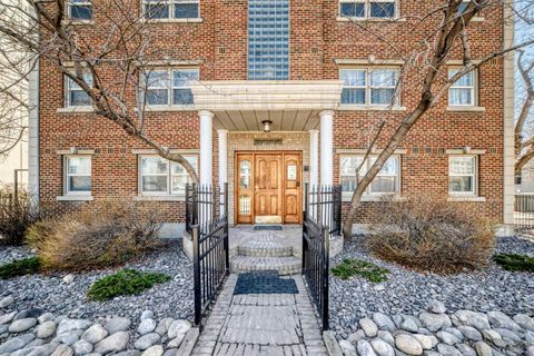 Photo of 1125 17 Avenue SW #5, Calgary, AB T2T 0B5 (MLS # A2307131)